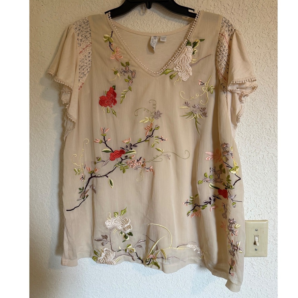 Cato Collection Limited Edition Cream Floral Embroidered Top 18/20W Whimsey